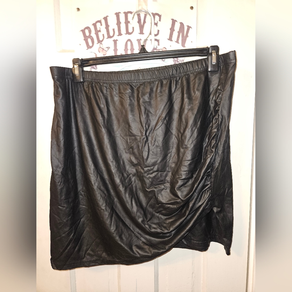 Elegant Black Women's Skirt